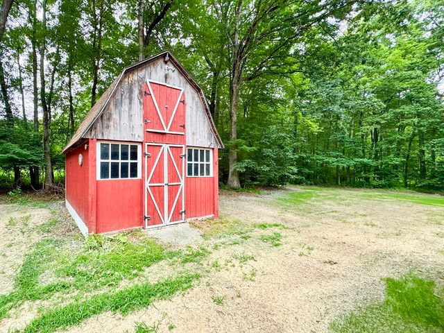 181 Dresser Hill Rd, Dudley, MA 01571