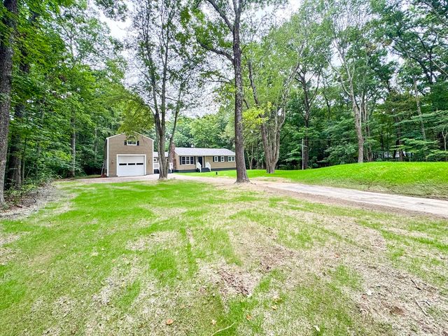 181 Dresser Hill Rd, Dudley, MA 01571