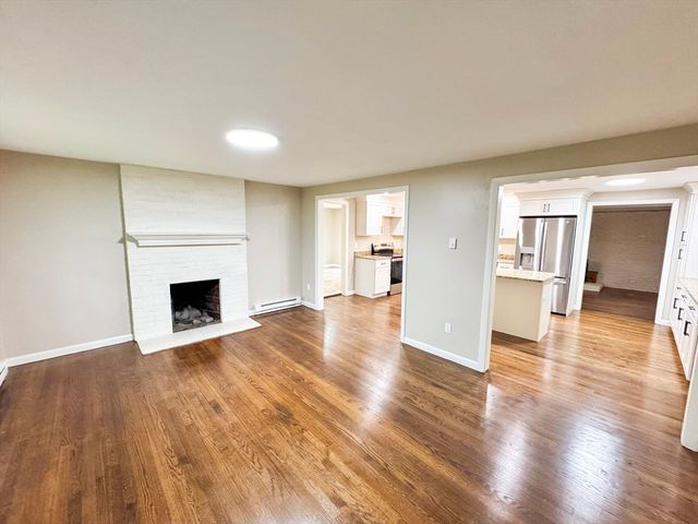 181 Dresser Hill Rd, Dudley, MA 01571