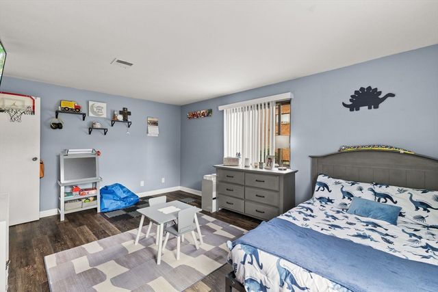 221 Oak St 223, Brockton, MA 02302