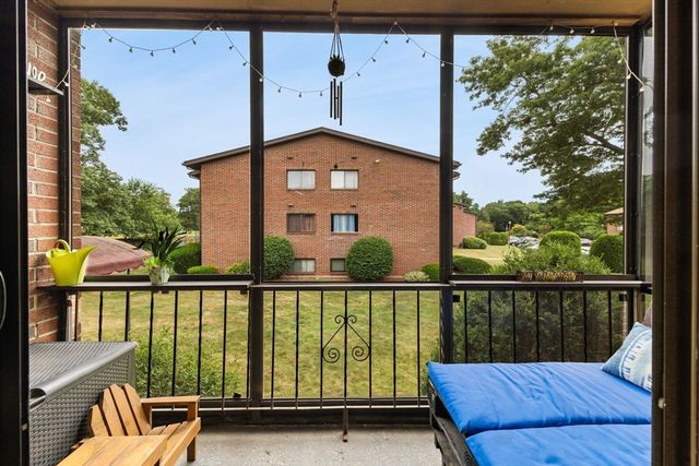 221 Oak St 223, Brockton, MA 02302