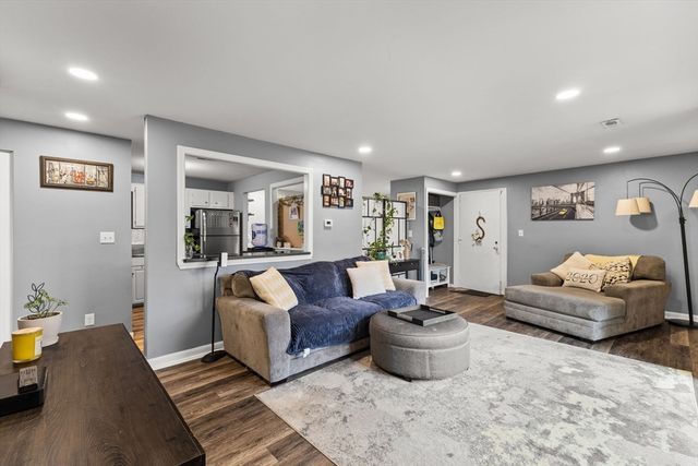 221 Oak St 223, Brockton, MA 02302