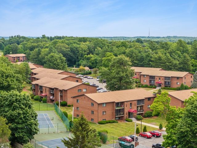 221 Oak St 223, Brockton, MA 02302