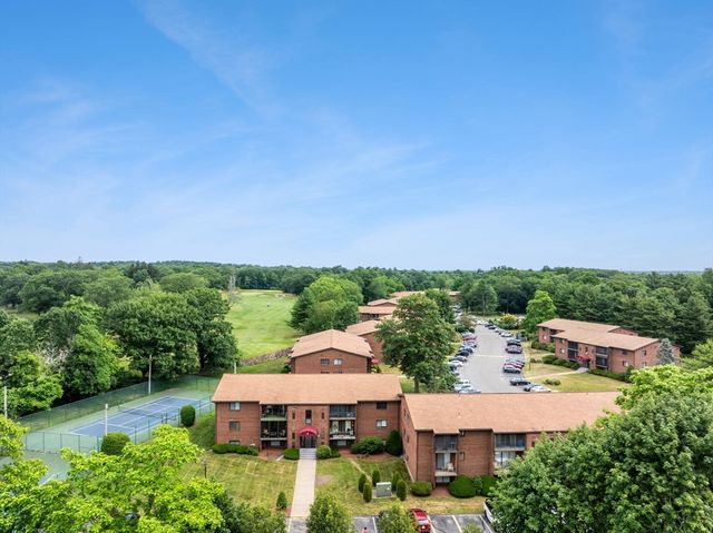 221 Oak St 223, Brockton, MA 02302
