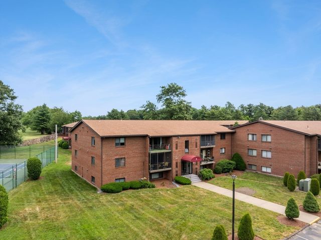221 Oak St 223, Brockton, MA 02302