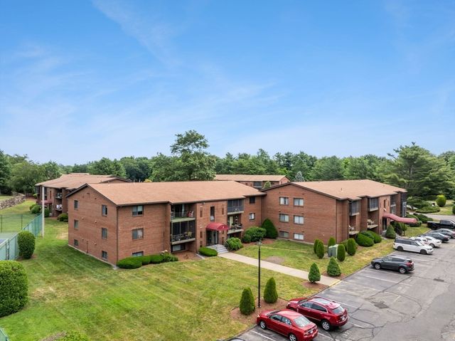 221 Oak St 223, Brockton, MA 02302