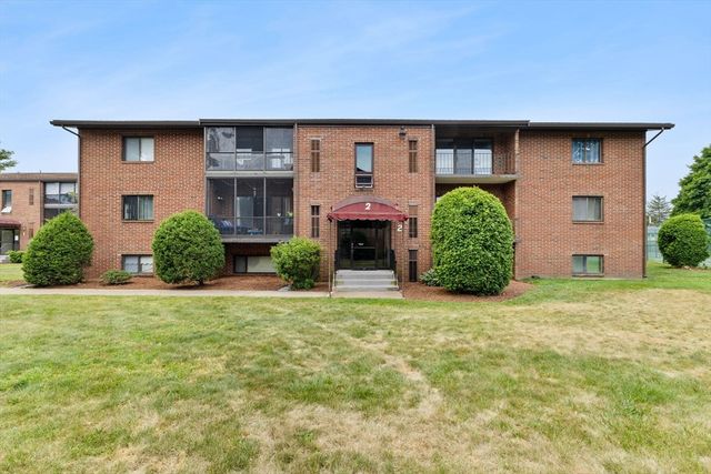 221 Oak St 223, Brockton, MA 02302