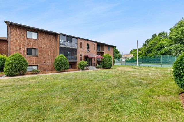 221 Oak St 223, Brockton, MA 02302