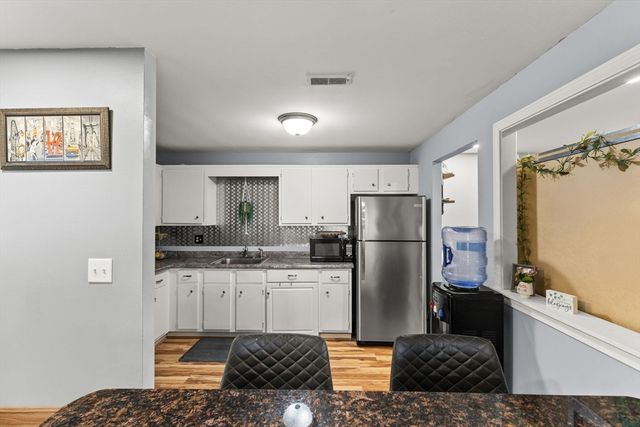 221 Oak St 223, Brockton, MA 02302
