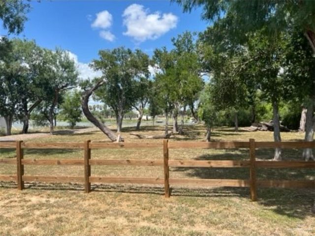 844 Lion Lake Drive, Progreso Lakes, TX 78596