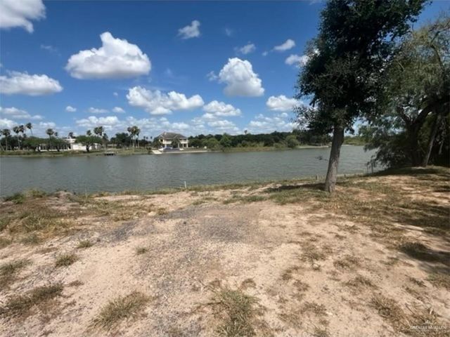 844 Lion Lake Drive, Progreso Lakes, TX 78596