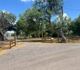 844 Lion Lake Drive, Progreso Lakes, TX 78596