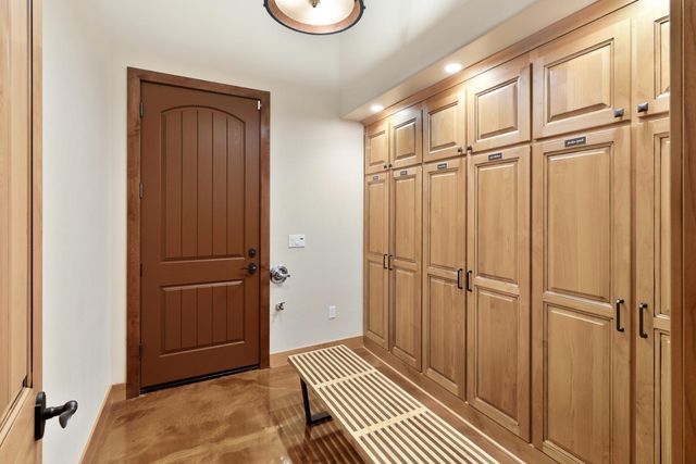 5687 Ridge Park Dr, Loomis, CA 95650