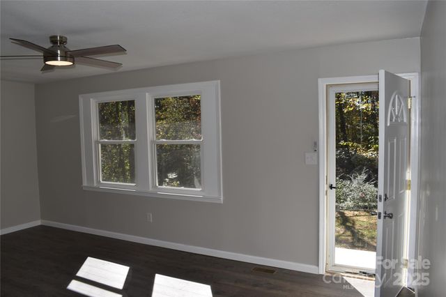 159 Bradley Street, Nebo, NC 28761