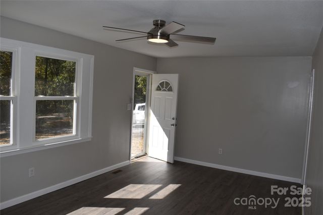 159 Bradley Street, Nebo, NC 28761