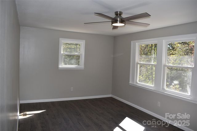 159 Bradley Street, Nebo, NC 28761