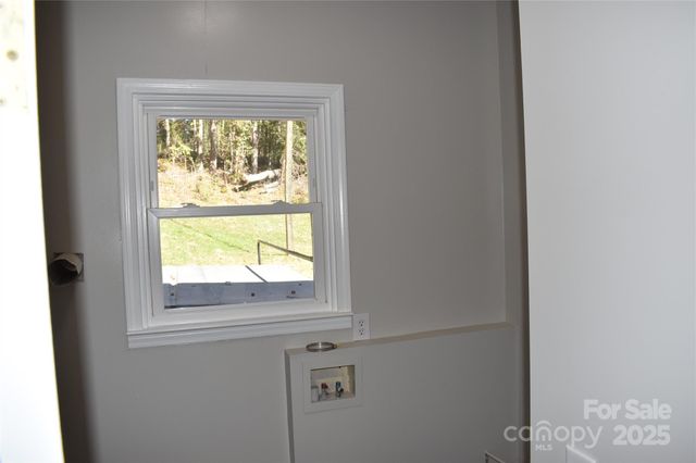 159 Bradley Street, Nebo, NC 28761