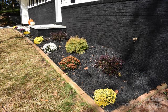 159 Bradley Street, Nebo, NC 28761