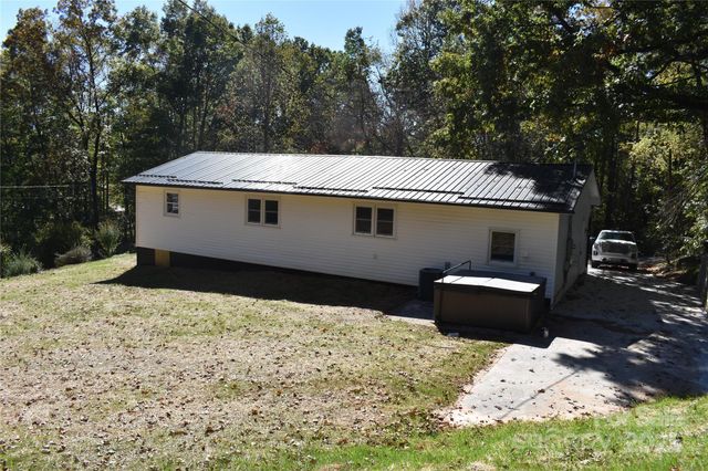 159 Bradley Street, Nebo, NC 28761