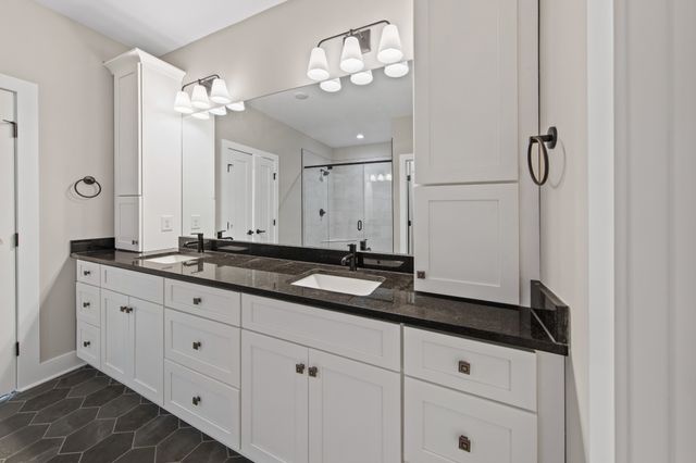 1705 Sulphur College Rd, Hartsville, TN 37074