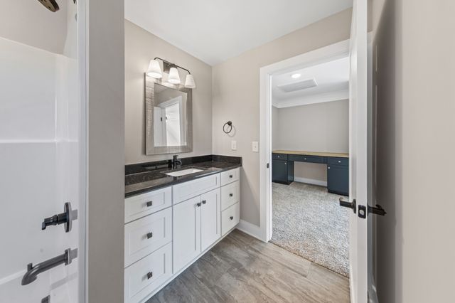 1705 Sulphur College Rd, Hartsville, TN 37074