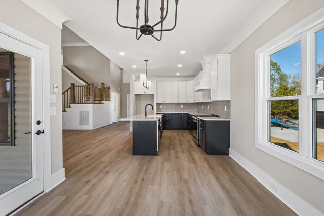 1705 Sulphur College Rd, Hartsville, TN 37074