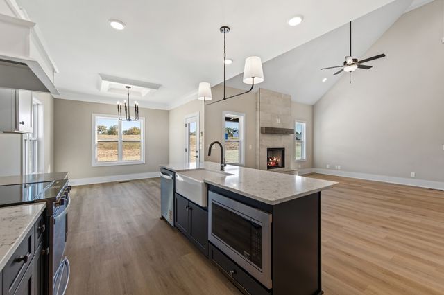 1705 Sulphur College Rd, Hartsville, TN 37074