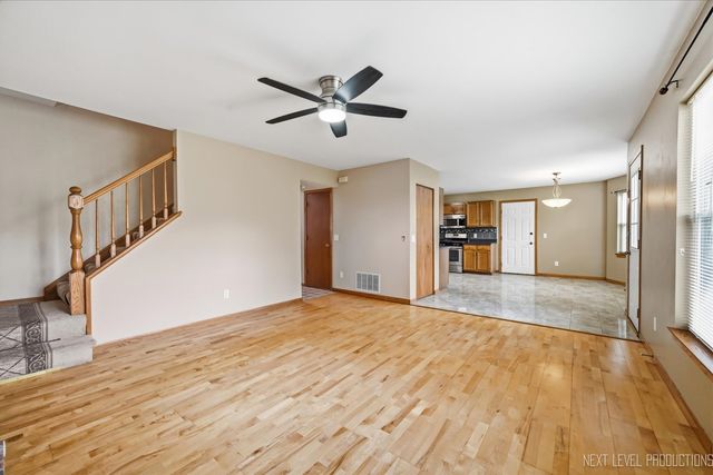 2513 Briarwood Court, Aurora, IL 60506