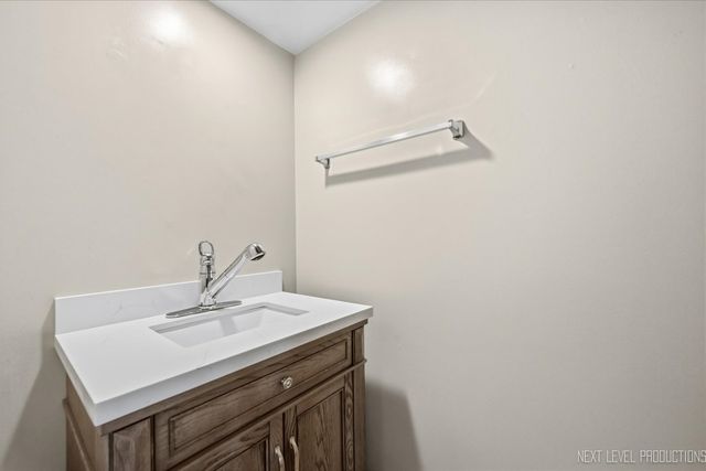 2513 Briarwood Court, Aurora, IL 60506
