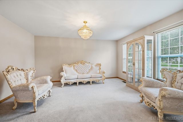 2513 Briarwood Court, Aurora, IL 60506