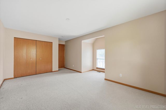 2513 Briarwood Court, Aurora, IL 60506