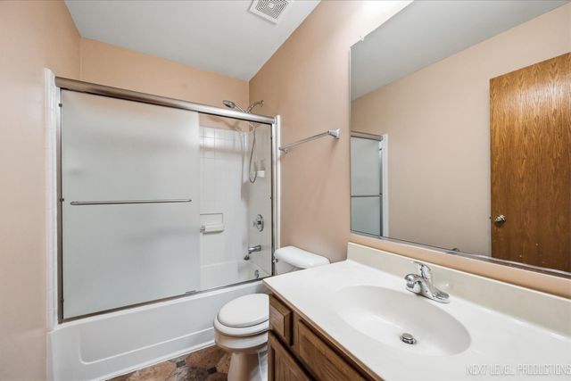 2513 Briarwood Court, Aurora, IL 60506