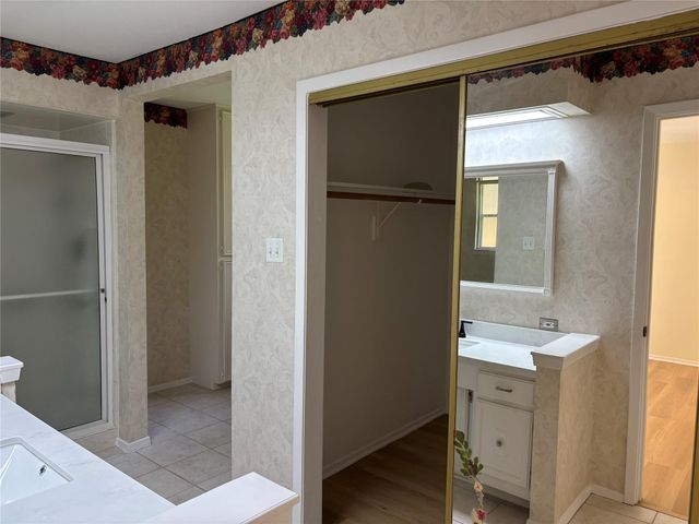 25 N Deerfoot Circle, The Woodlands, TX 77380