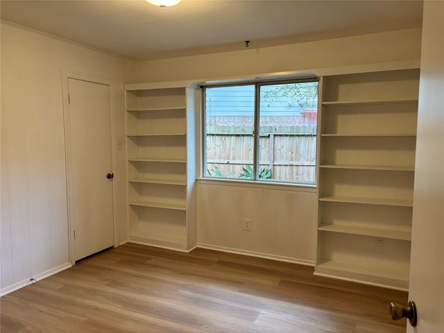 25 N Deerfoot Circle, The Woodlands, TX 77380