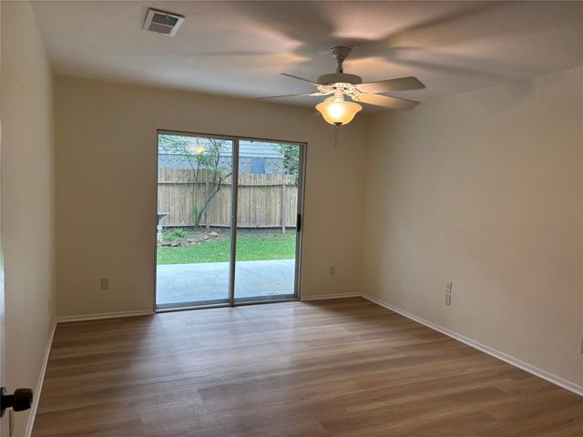 25 N Deerfoot Circle, The Woodlands, TX 77380