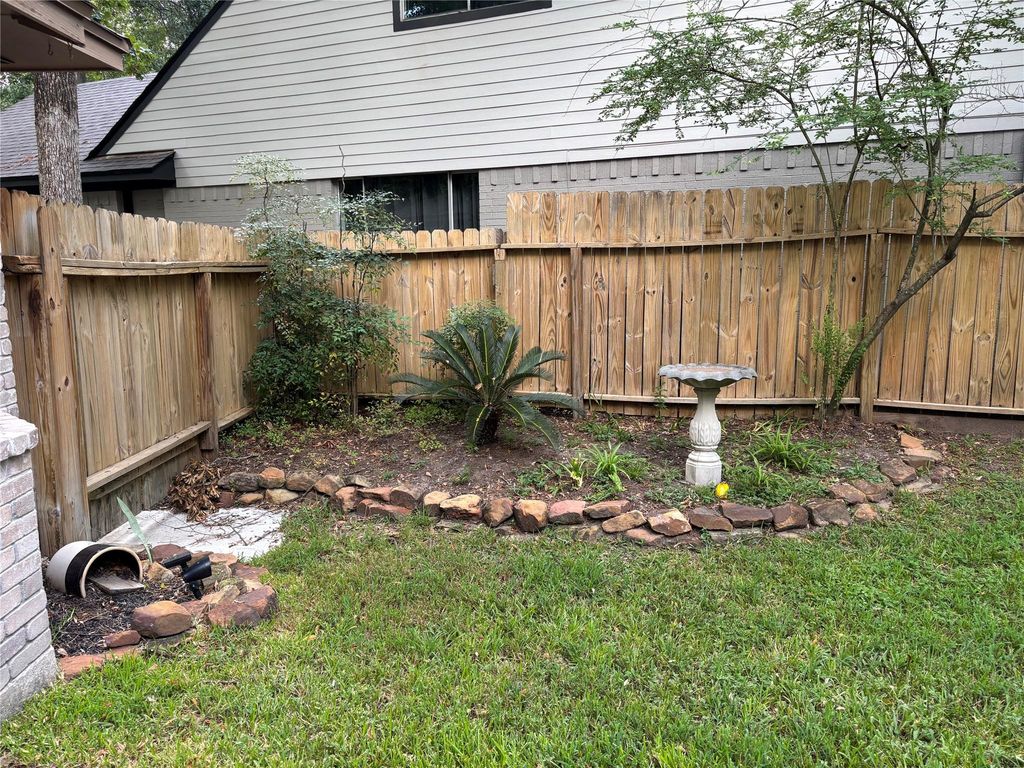 25 N Deerfoot Circle, The Woodlands, TX 77380