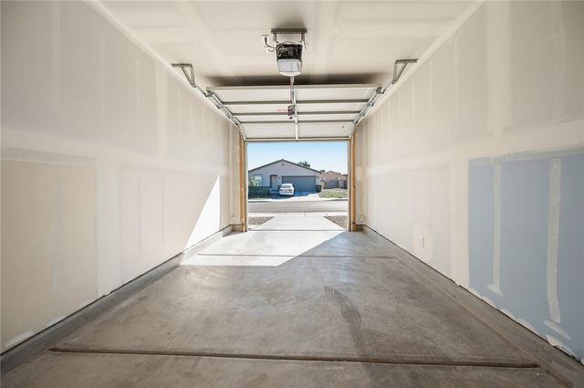 3389 N Yavapai Street, Kingman, AZ 86401