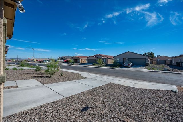 3389 N Yavapai Street, Kingman, AZ 86401