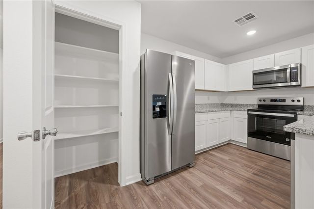 3389 N Yavapai Street, Kingman, AZ 86401