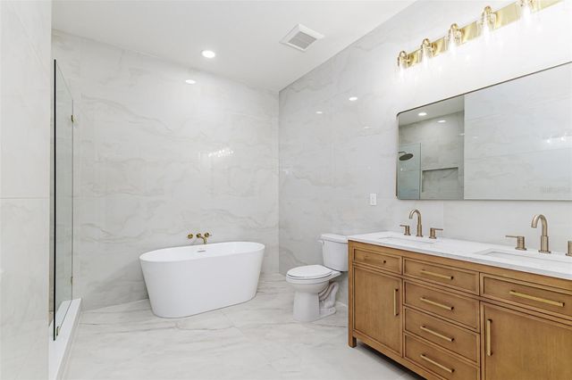 7907 N GREENWOOD AVENUE, Tampa, FL 33604