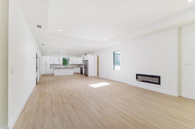 7907 N GREENWOOD AVENUE, Tampa, FL 33604