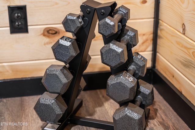 2881 Caughorn Mountain Rd, Sevierville, TN 37876