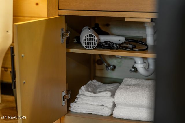 2881 Caughorn Mountain Rd, Sevierville, TN 37876