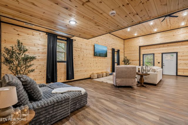 2881 Caughorn Mountain Rd, Sevierville, TN 37876