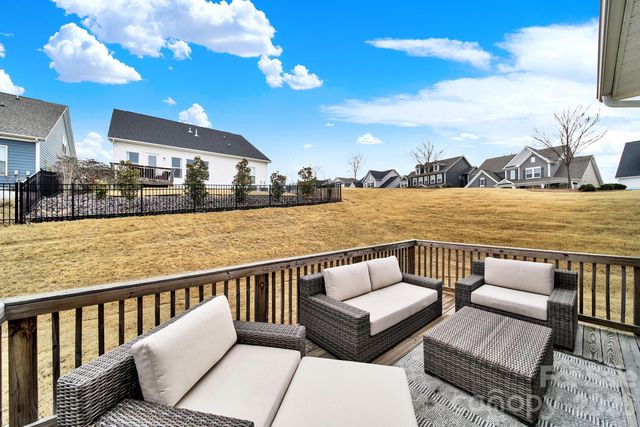 18033 Grey Mossrun Drive, Charlotte, NC 28278