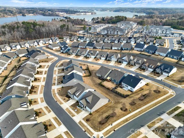 18033 Grey Mossrun Drive, Charlotte, NC 28278