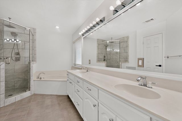 714 Ashbrook Court, Euless, TX 76039
