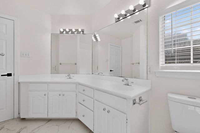 714 Ashbrook Court, Euless, TX 76039