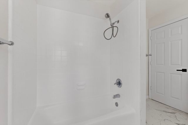 714 Ashbrook Court, Euless, TX 76039