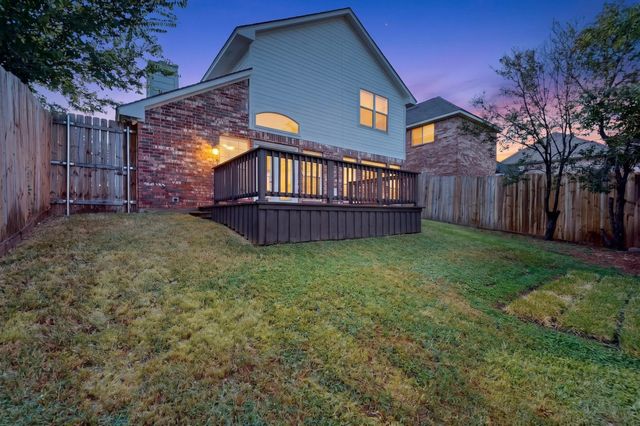 714 Ashbrook Court, Euless, TX 76039